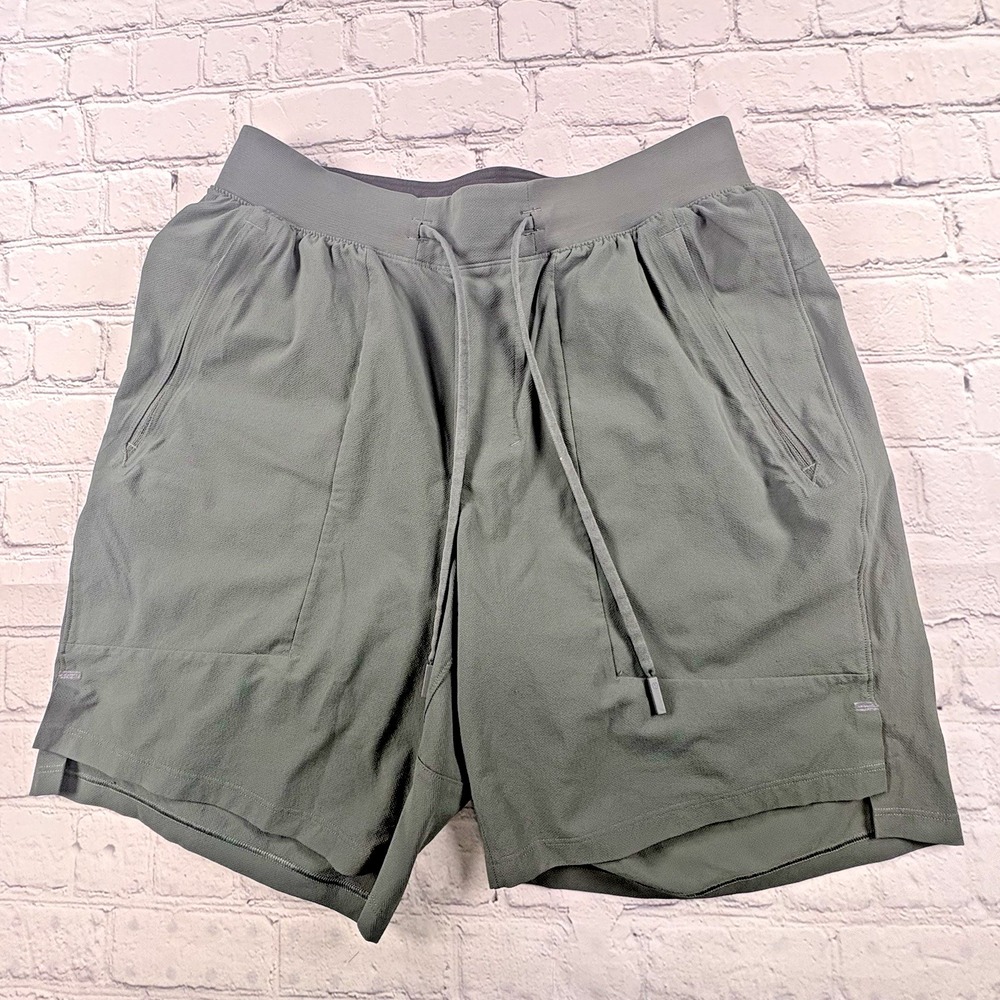 Lululemon License To Train Shorts Mens Small green Linerless Athletic zip pocket